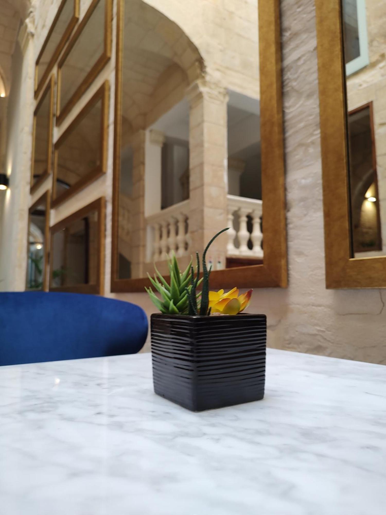 Mulberry Suites Валетта Экстерьер фото