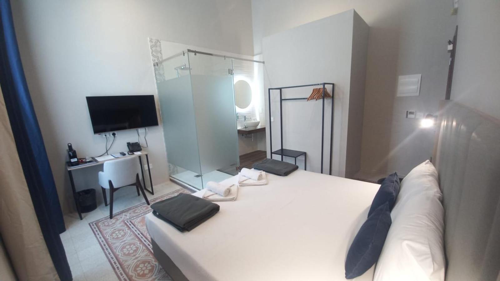 Mulberry Suites Валетта Экстерьер фото