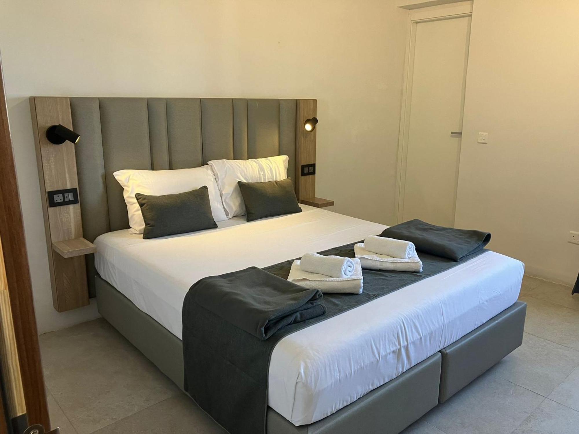 Mulberry Suites Валетта Экстерьер фото